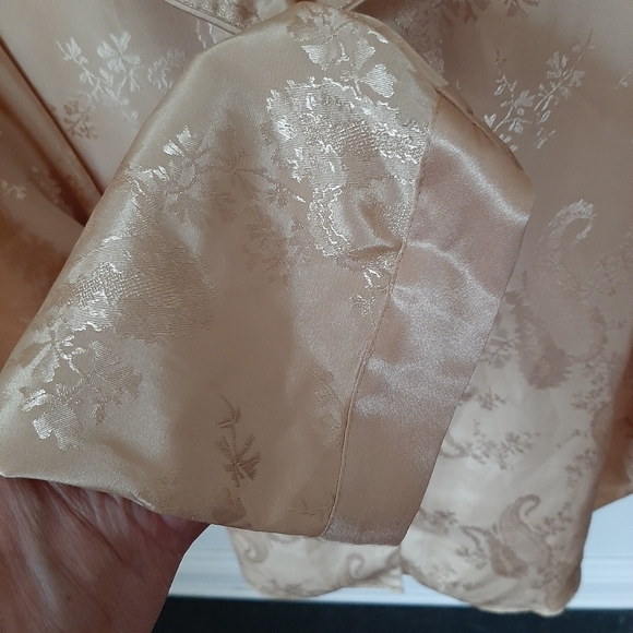 EUC MORGAN TAYLOR INTIMATES PAJAMA TOP - Picture 5 of 7